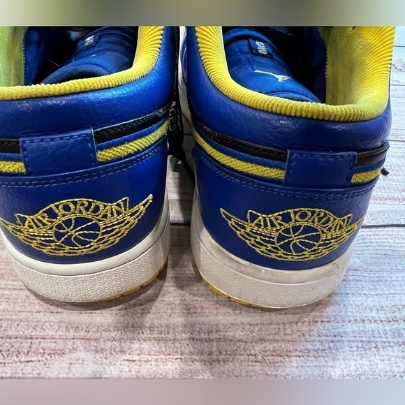 Mens Jordan 1 Low Laney Size 11 Pre-Owned - Picture 4 of 5